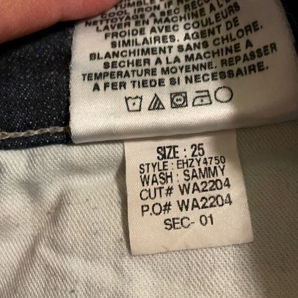 Joe's Jeans Rollup Denim Shorts Wash Sammy - Picture 5 of 6